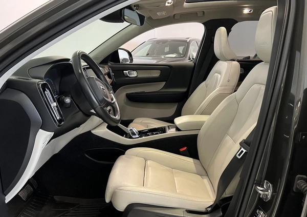 Volvo XC 40 cena 119900 przebieg: 141500, rok produkcji 2018 z Szczytna małe 121